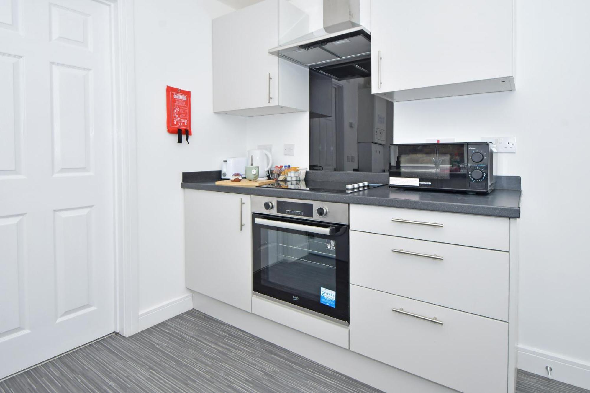 Sapphire Apartments By Yourstays - Luxury 2 Bedroom Apartments In Crewe Zewnętrze zdjęcie